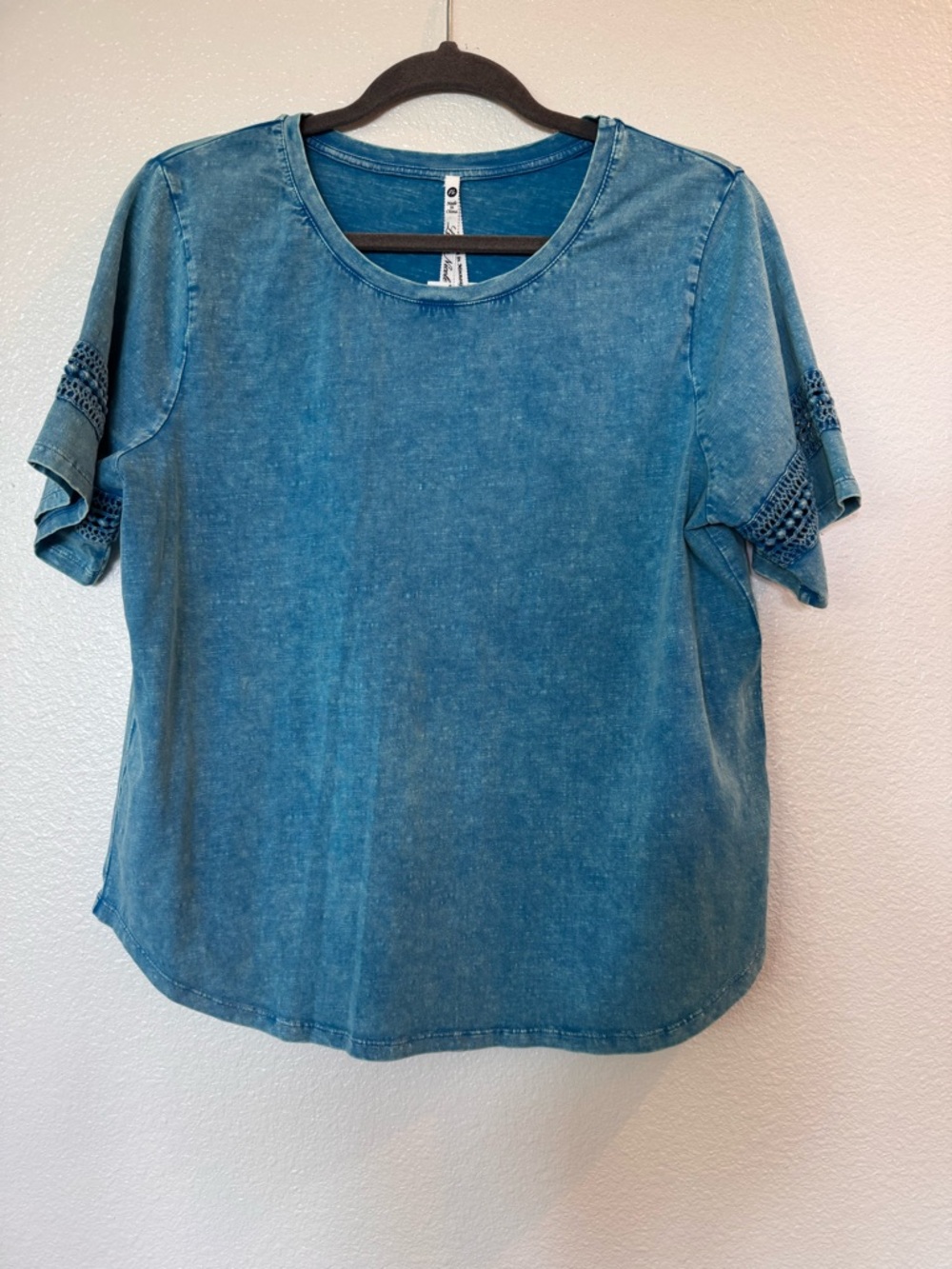 Leo and Nichole Women’s Lp T-shirt Travel Beach Party Career